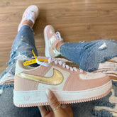 Tênis Nike Air Force Rosa Ouro Premium