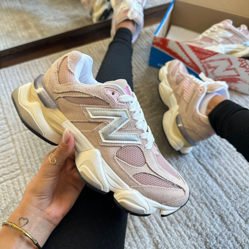 Tênis New Balance 9060 Sea Salt Cinza e Rosa Couro Legítimo