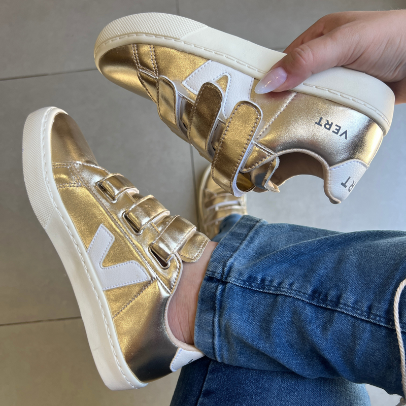 Tênis Vert Velcro Dourado e Branco