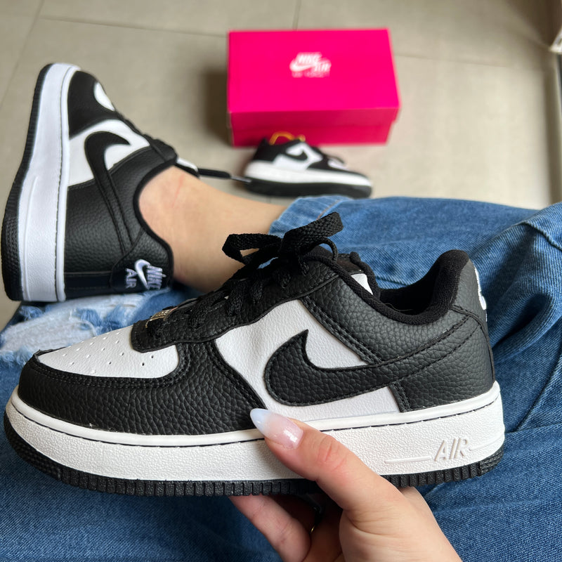 Tênis Nike Air Force Panda