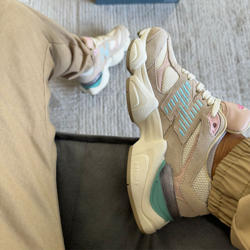 Tênis New Balance 9060 Sea Salt Nude Azul Couro Legítimo