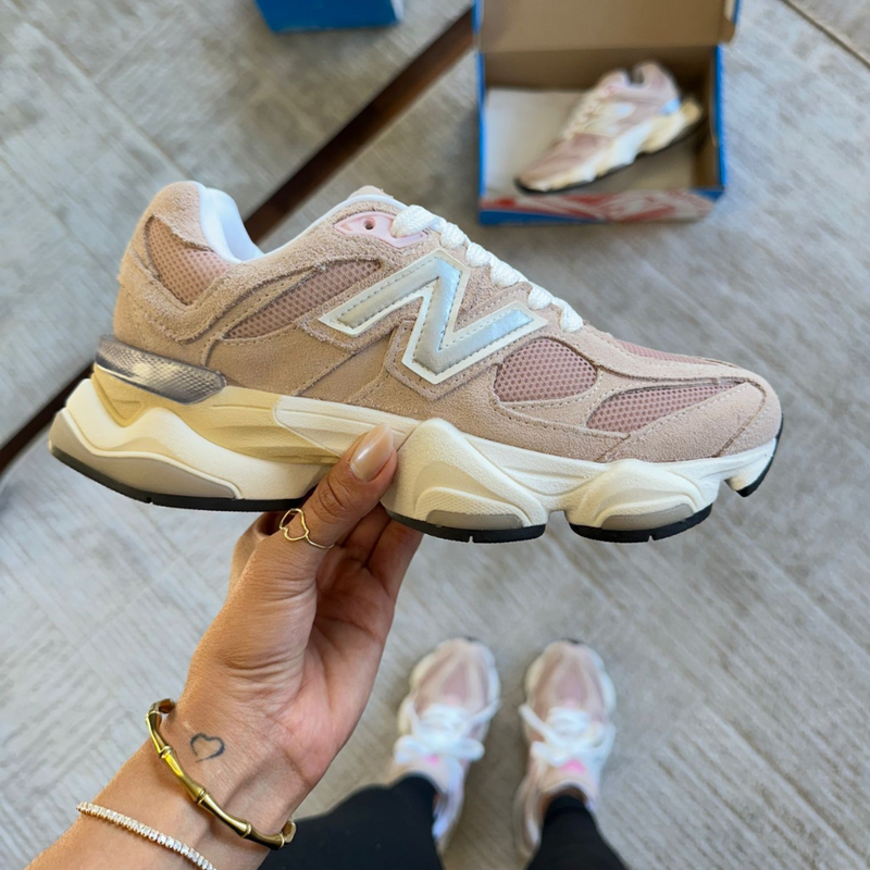 Tênis New Balance 9060 Sea Salt Cinza e Rosa Couro Legítimo