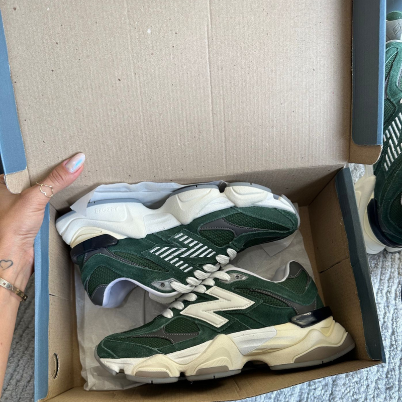 Tênis New Balance 9060 Sea Salt Verde Couro Legítimo