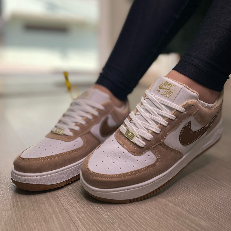 Tênis Nike Air Force Caramelo Camurça