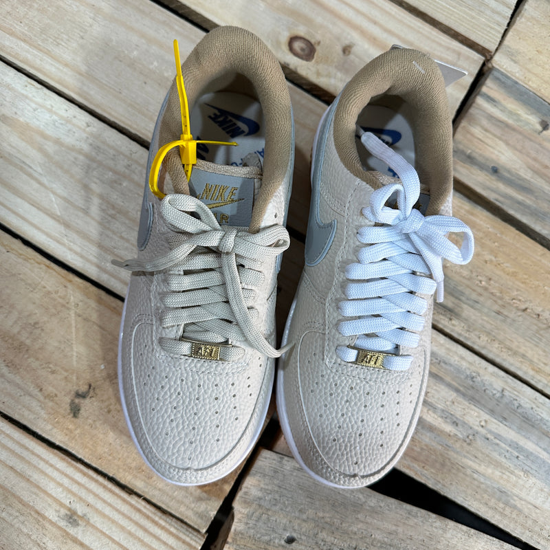 Nike air force 1 grey sales and gold