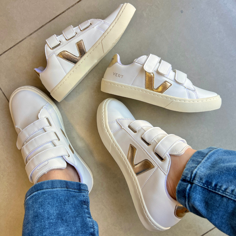 Tênis Vert Velcro Branco e Dourado