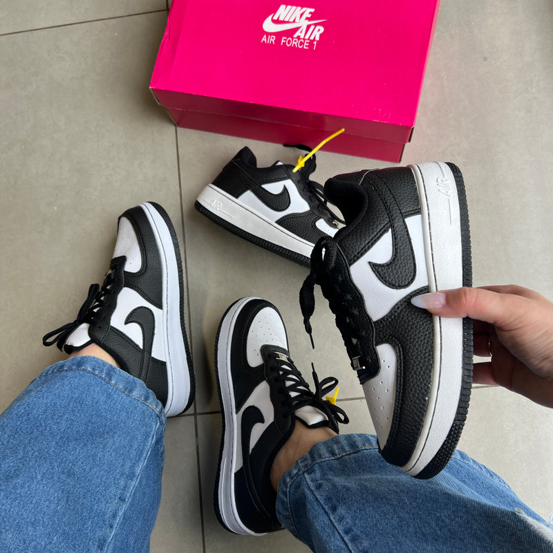 Tênis Nike Air Force Panda