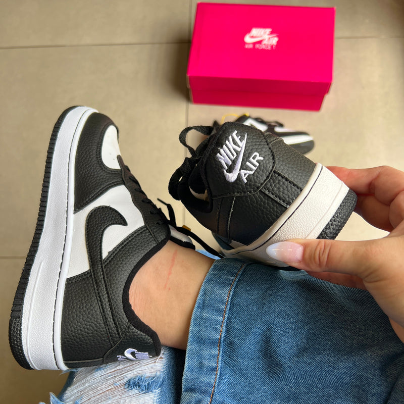 Tênis Nike Air Force Panda