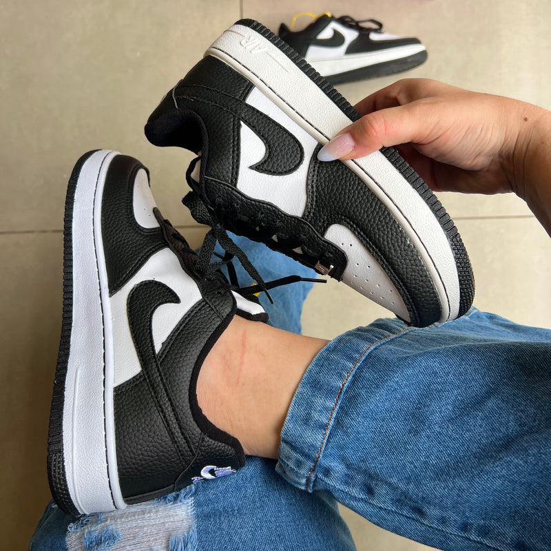 Tênis Nike Air Force Panda