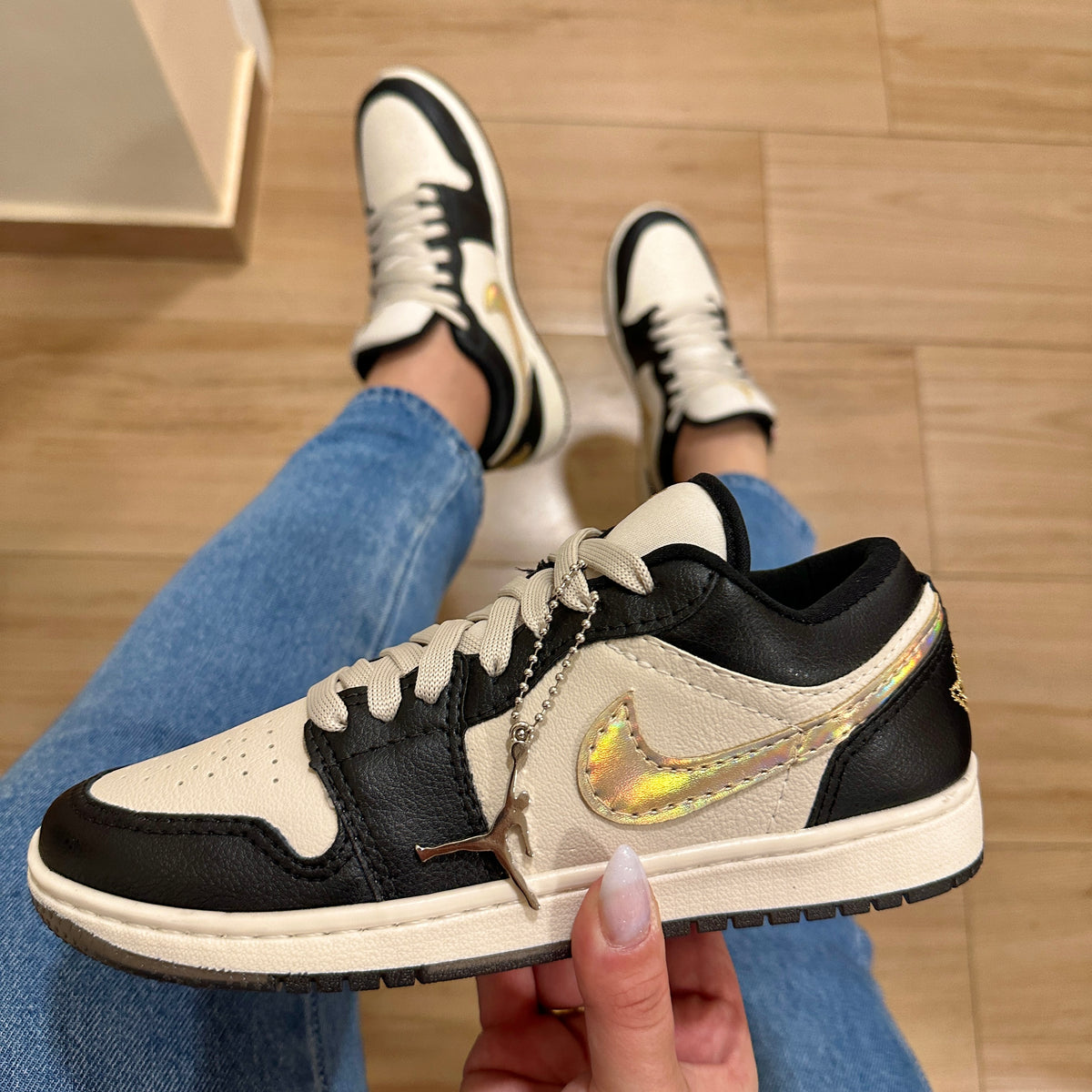 Tênis Nike Air Jordan Preto Ouro Premium