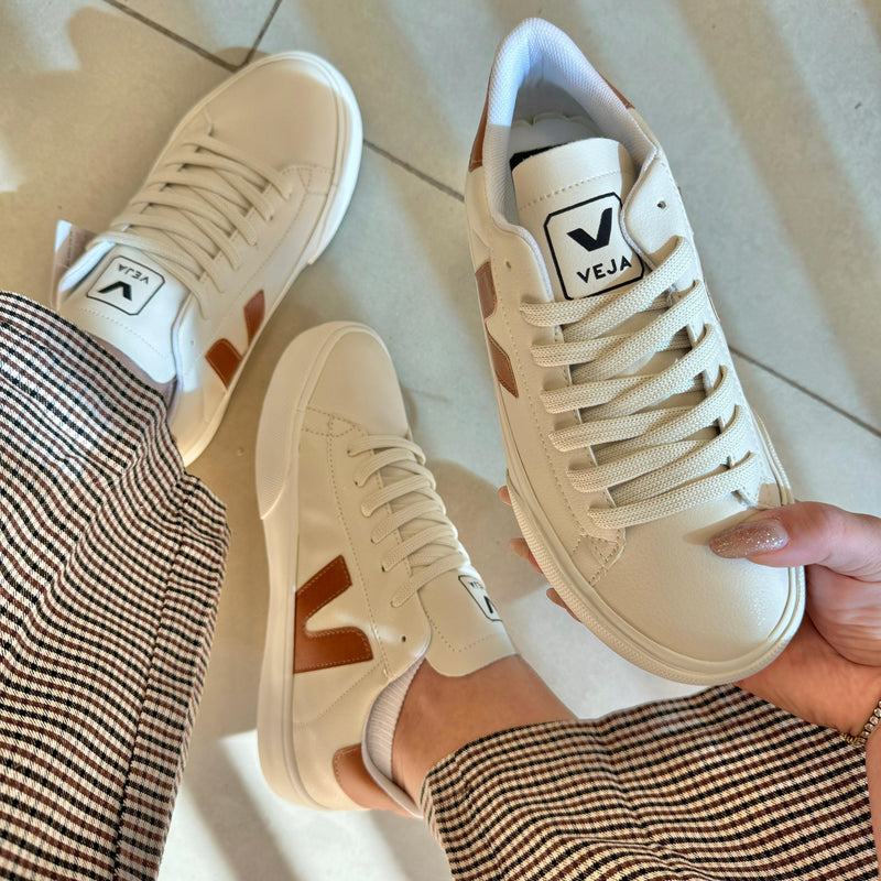 Tênis Veja Cadarço Caramelo Off White Premium