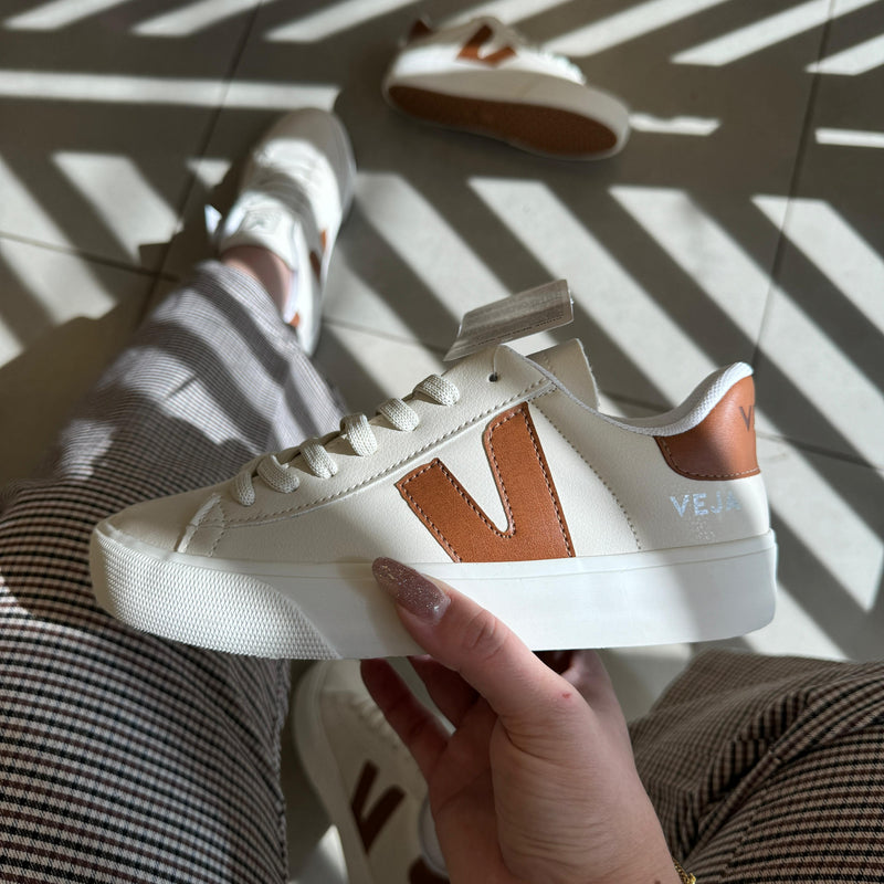 Tênis Veja Cadarço Caramelo Off White Premium