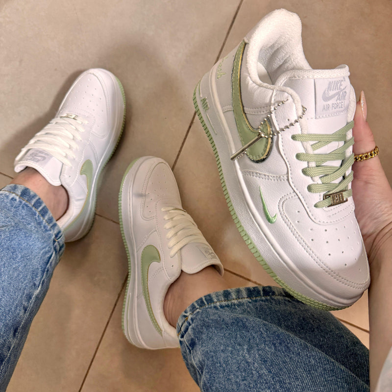 Tênis Nike Air Force Grama Pingente 2.0