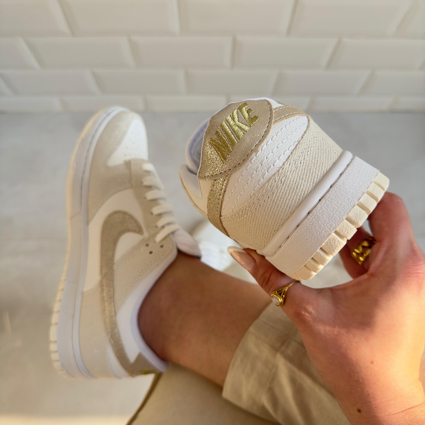 Tênis Nike Dunk Off Champagne Premium