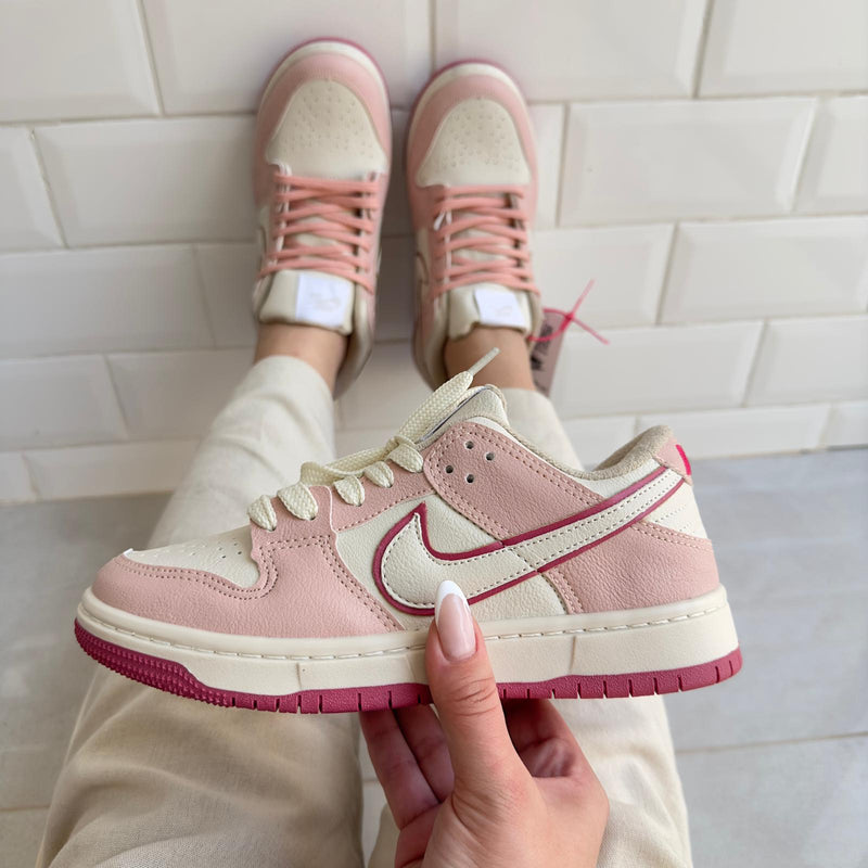 Tênis Nike Dunk Rosa Penelope