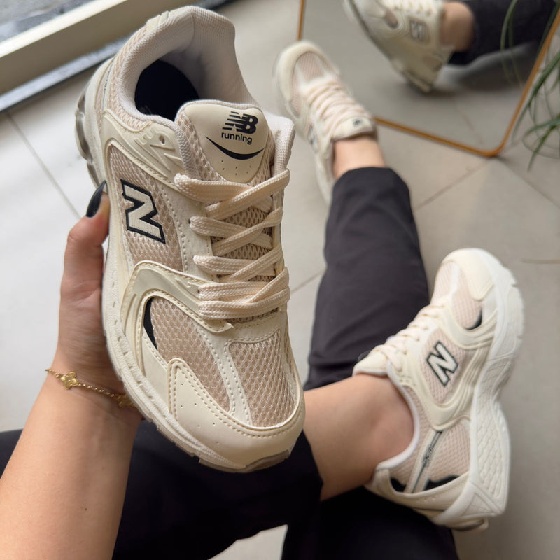 Tênis New Balance 530 Off White Preto