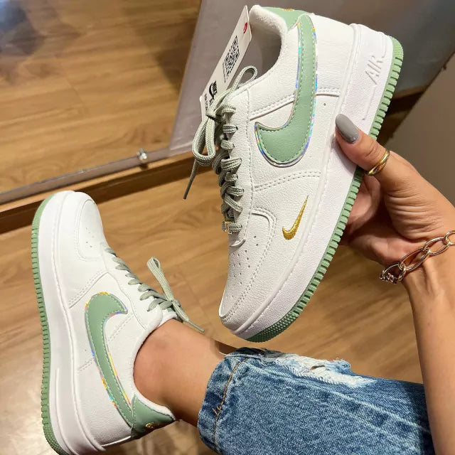 Tênis Nike Air Force 1 Branco e Verde Feminino Premium